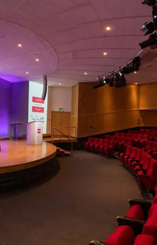 Panorama image of the Kingston Lecture Theatre